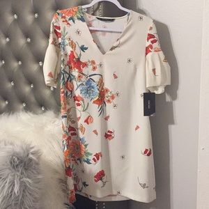 Super cute floral dress 🌺